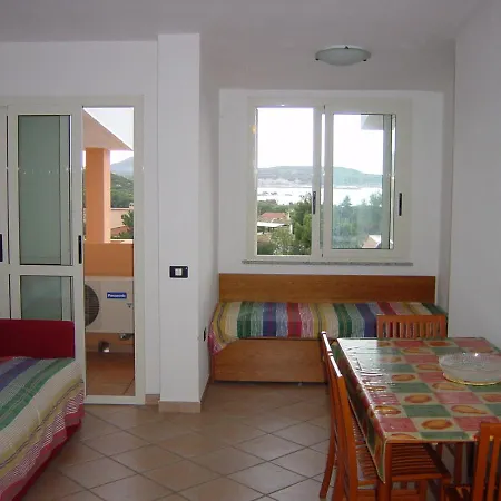 La Chimera Aparthotel *