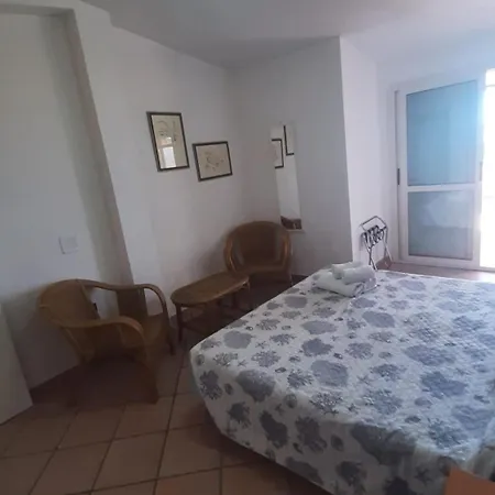 La Chimera Aparthotel