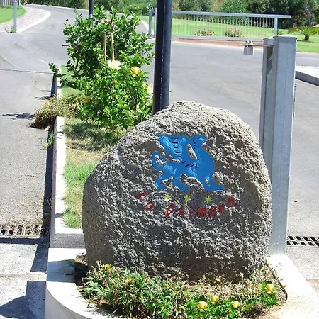 Ξενοδοχείο με διαμερίσματα La Chimera *